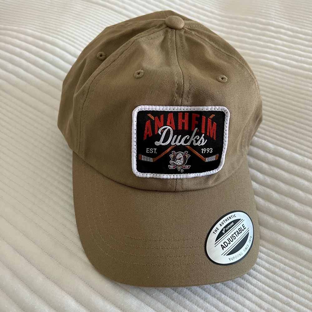 NWT Anaheim Ducks Adjustable Cap